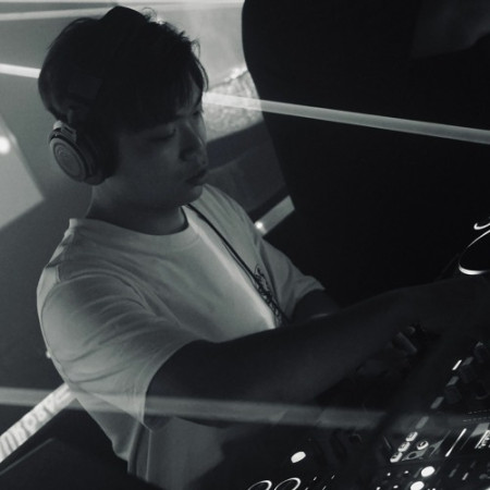 DJ V!nnY