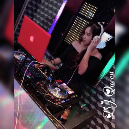 DJ Queen♛