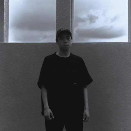 Yrag L