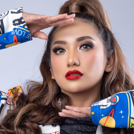 YULIAA KAMPOI