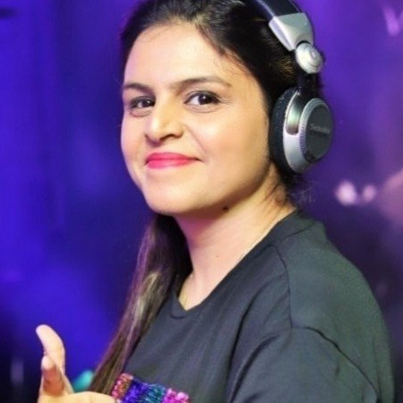 ZOYA IMAN